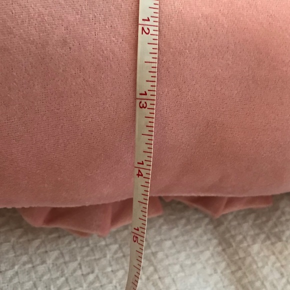 Pillow with 3-dimensional Roses - Picture 6 of 6